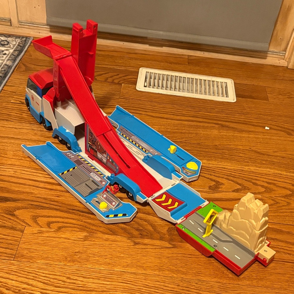 Paw patrol patroller bus with ramp launch and haul.